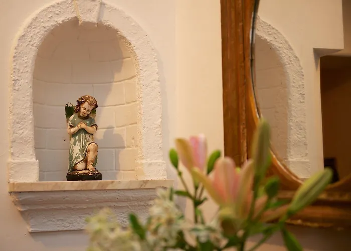 Romantic & Restaurant Cheta Elite Hotel