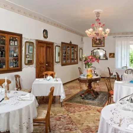 Romantic & Restaurant Cheta Elite