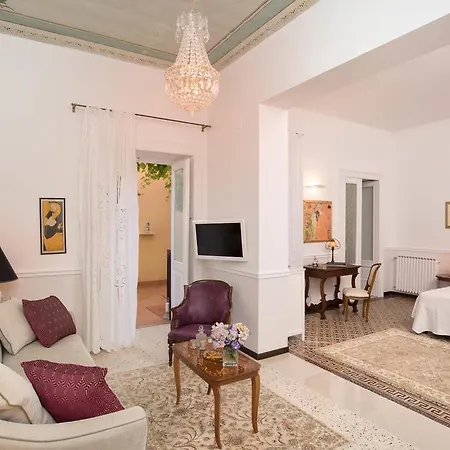 Romantic & Restaurant Cheta Elite