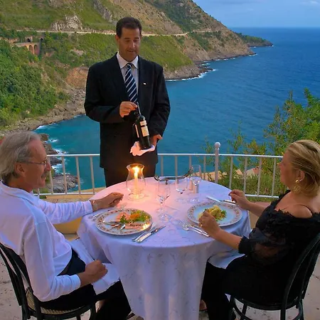 Romantic & Restaurant Cheta Elite 마라테아